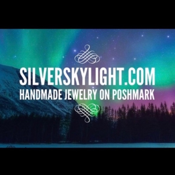 Maille stainless steel necklace with rainbow iridescent druzy quartz moon charm - Picture 11 of 12